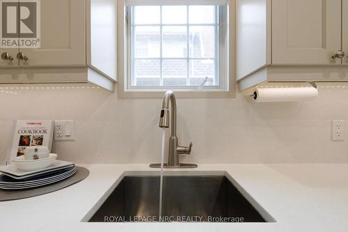 15 South Drive, St. Catharines (Old Glenridge), ON - Indoor Photo Showing Kitchen