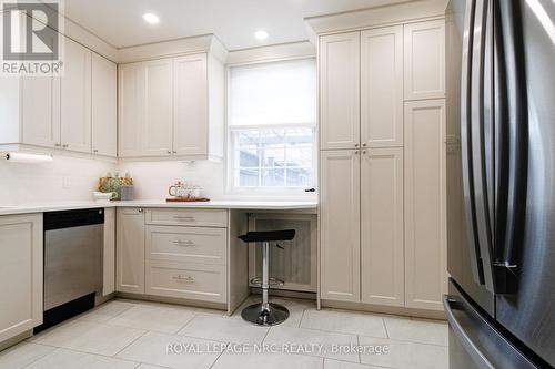 15 South Drive, St. Catharines (Old Glenridge), ON - Indoor Photo Showing Kitchen