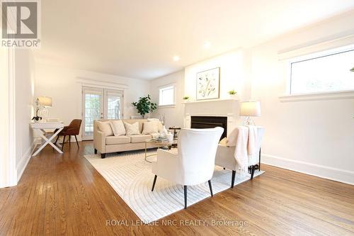 15 South Drive, St. Catharines (Old Glenridge), ON - Indoor Photo Showing Living Room