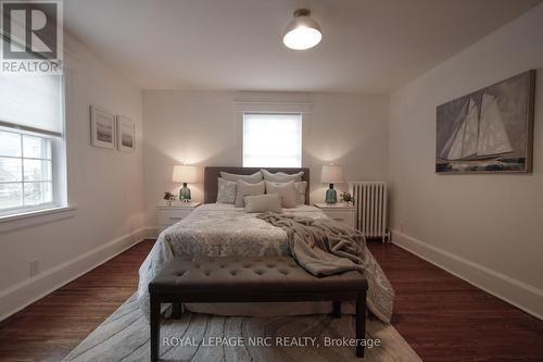 15 South Drive, St. Catharines (Old Glenridge), ON - Indoor Photo Showing Bedroom