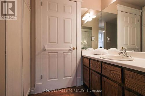 15 South Drive, St. Catharines (Old Glenridge), ON - Indoor Photo Showing Bathroom