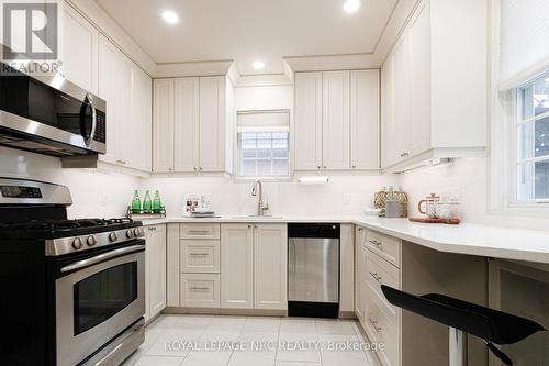 15 South Drive, St. Catharines (Old Glenridge), ON - Indoor Photo Showing Kitchen With Stainless Steel Kitchen With Upgraded Kitchen