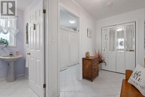 2944 North Shore Drive, Haldimand (Dunnville), ON - Indoor Photo Showing Bathroom