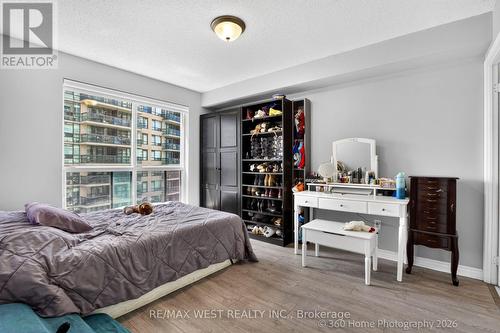 706 - 7 Lorraine Drive, Toronto, ON - Indoor Photo Showing Bedroom