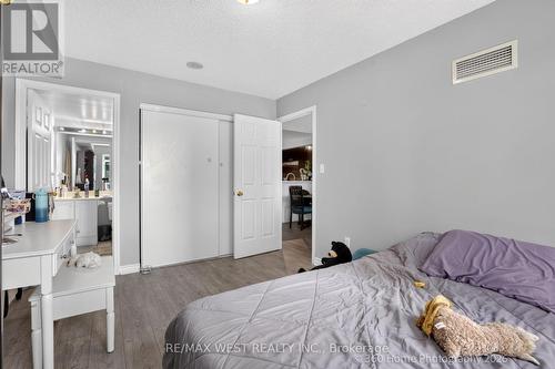 706 - 7 Lorraine Drive, Toronto, ON - Indoor Photo Showing Bedroom