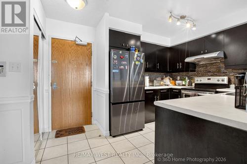 706 - 7 Lorraine Drive, Toronto, ON - Indoor Photo Showing Kitchen
