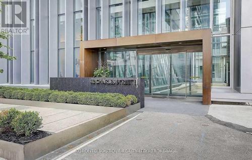 409 - 42 Charles Street E, Toronto, ON - Outdoor