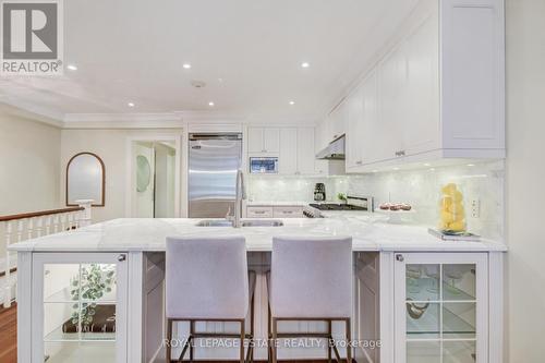 1D - 319 Lonsdale Road, Toronto, ON - Indoor Photo Showing Kitchen With Upgraded Kitchen