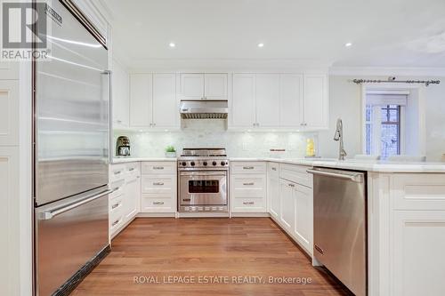 1D - 319 Lonsdale Road, Toronto, ON - Indoor Photo Showing Kitchen With Upgraded Kitchen