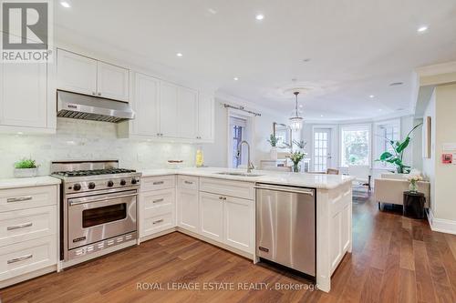 1D - 319 Lonsdale Road, Toronto, ON - Indoor Photo Showing Kitchen With Upgraded Kitchen
