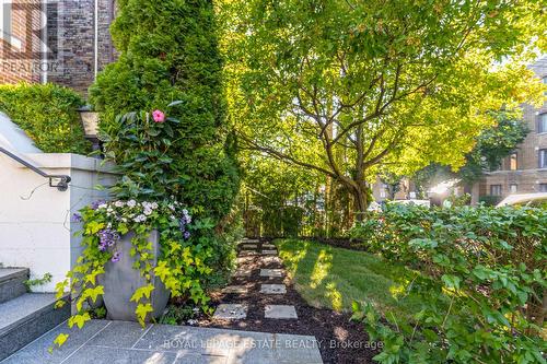 1D - 319 Lonsdale Road, Toronto, ON - Outdoor