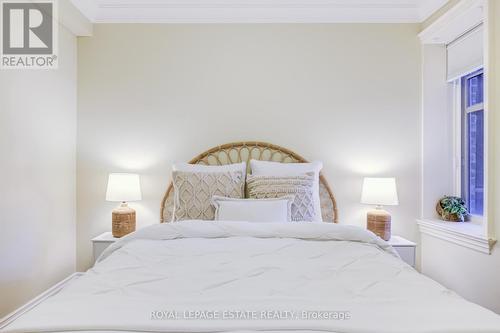 1D - 319 Lonsdale Road, Toronto, ON - Indoor Photo Showing Bedroom