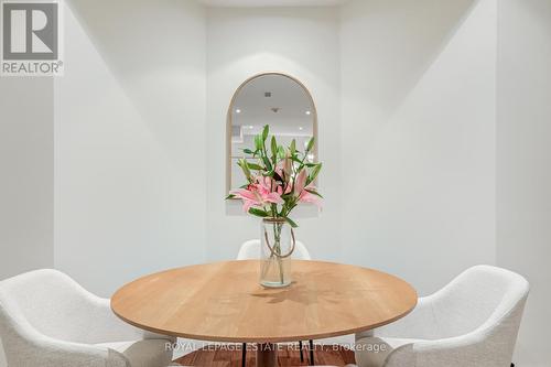 1D - 319 Lonsdale Road, Toronto, ON - Indoor Photo Showing Dining Room