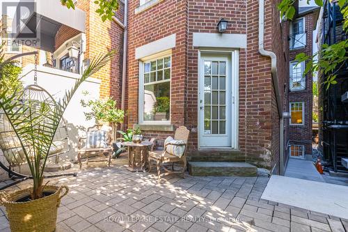 1D - 319 Lonsdale Road, Toronto, ON - Outdoor