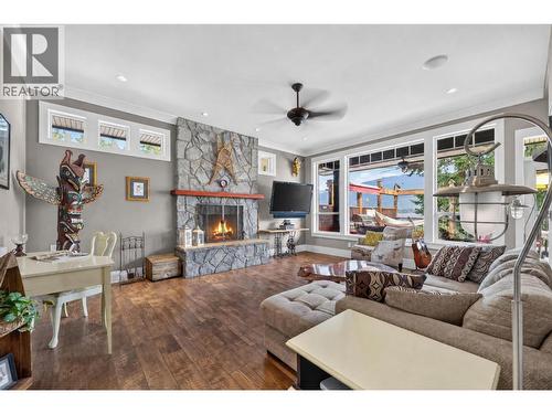 4119 Galligan Road Unit# 12, Eagle Bay, BC - Indoor Photo Showing Living Room With Fireplace