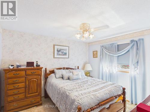 37 Albert Road, Kincardine, ON - Indoor Photo Showing Bedroom