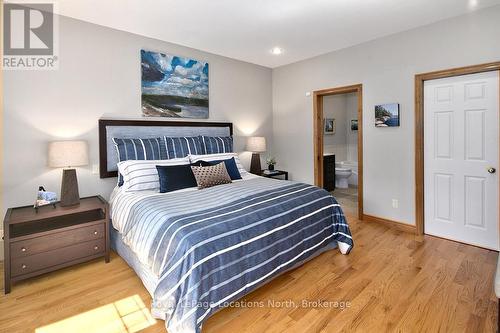 166 Sunset Boulevard, Blue Mountains, ON - Indoor Photo Showing Bedroom