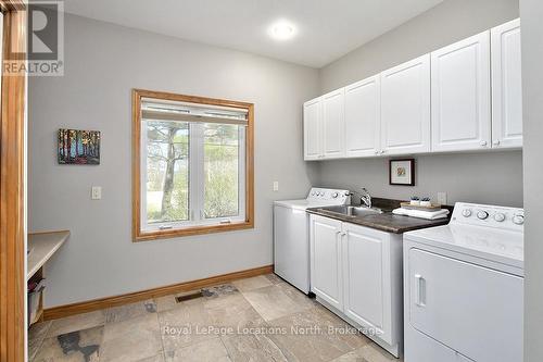 166 Sunset Boulevard, Blue Mountains, ON - Indoor Photo Showing Laundry Room