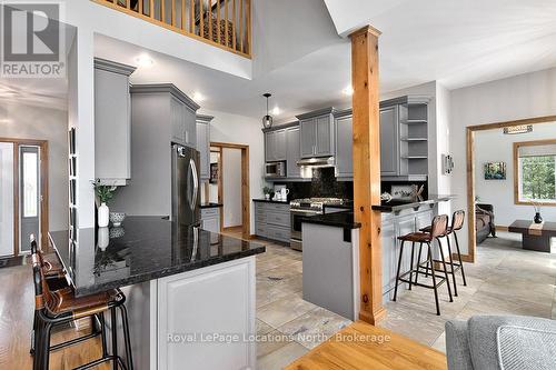 166 Sunset Boulevard, Blue Mountains, ON - Indoor Photo Showing Kitchen
