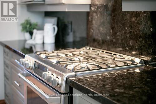 166 Sunset Boulevard, Blue Mountains, ON - Indoor Photo Showing Kitchen