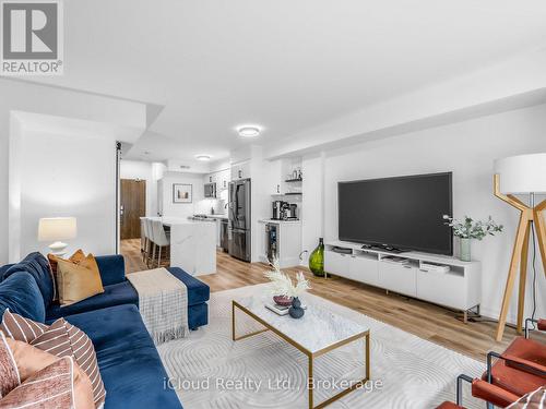 244 - 201 Carlaw Avenue, Toronto, ON - Indoor Photo Showing Living Room