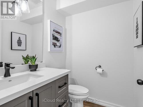 244 - 201 Carlaw Avenue, Toronto, ON - Indoor Photo Showing Bathroom