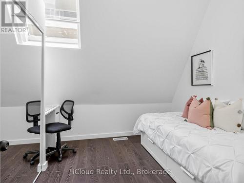 244 - 201 Carlaw Avenue, Toronto, ON - Indoor Photo Showing Bedroom