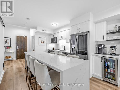 244 - 201 Carlaw Avenue, Toronto, ON - Indoor Photo Showing Kitchen With Upgraded Kitchen