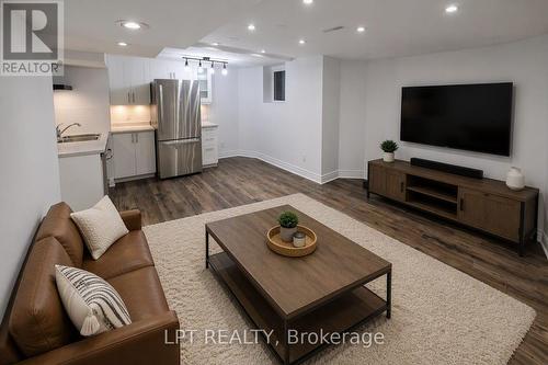 103 Howling Crescent, Ajax, ON - Indoor Photo Showing Living Room