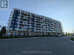 811 - 6 DAVID EYER ROAD Richmond Hill, ON L4S 0N5