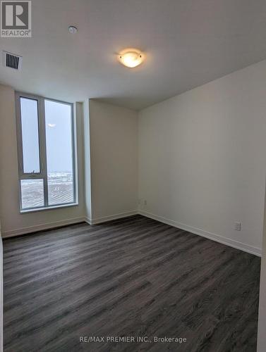 811 - 6 David Eyer Road, Richmond Hill, ON - Indoor Photo Showing Other Room