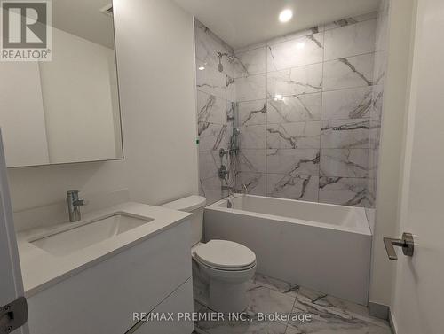 811 - 6 David Eyer Road, Richmond Hill, ON - Indoor Photo Showing Bathroom