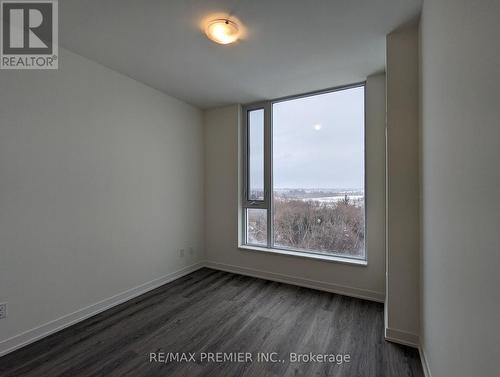 811 - 6 David Eyer Road, Richmond Hill, ON - Indoor Photo Showing Other Room