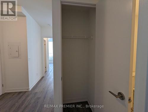 811 - 6 David Eyer Road, Richmond Hill, ON - Indoor Photo Showing Other Room