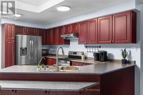 31 Bell Street, Barrie, ON - Indoor Photo Showing Kitchen With Stainless Steel Kitchen With Double Sink