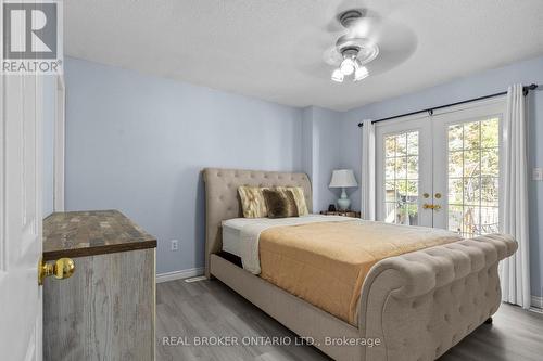 31 Bell Street, Barrie, ON - Indoor Photo Showing Bedroom