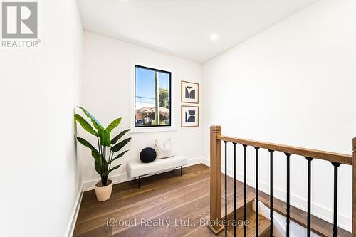 1140 Ogden Avenue, Mississauga, ON - Indoor Photo Showing Living Room