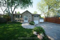 1195 HOLTON HEIGHTS DRIVE  Oakville, ON L6H 2E6