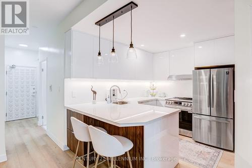 506 - 88 Palace Pier Court, Toronto, ON - Indoor Photo Showing Kitchen With Upgraded Kitchen