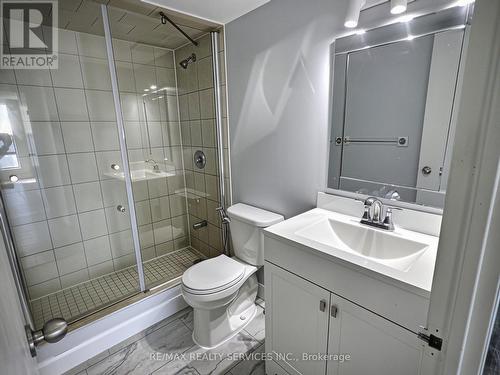1812 - 18 Knightsbridge Road, Brampton, ON - Indoor Photo Showing Bathroom