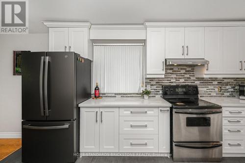72 Mountain Avenue N, Hamilton, ON - Indoor Photo Showing Kitchen