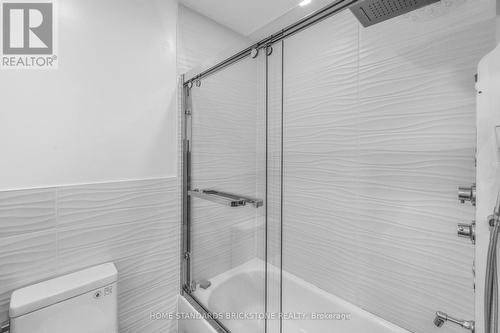72 Mountain Avenue N, Hamilton, ON - Indoor Photo Showing Bathroom
