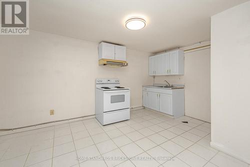 72 Mountain Avenue N, Hamilton, ON - Indoor Photo Showing Kitchen