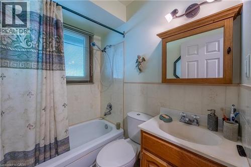 78 Parker Drive, Simcoe, ON - Indoor Photo Showing Bathroom
