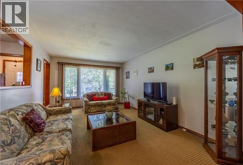 78 Parker Drive, Simcoe, ON - Indoor Photo Showing Living Room