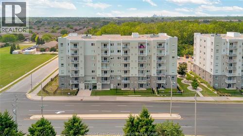 1675 Banwell Road Unit# 705, Windsor, ON - Outdoor With Facade