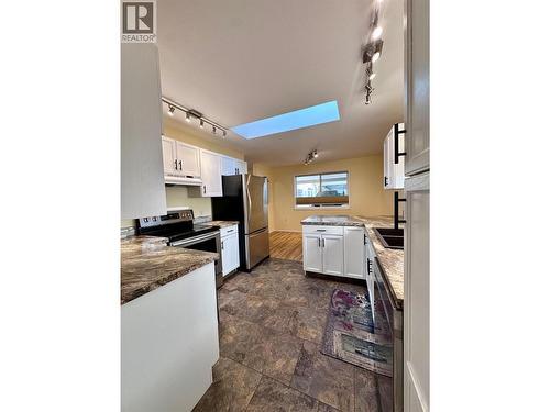 2210 Columbia Avenue Unit# 54, Castlegar, BC - Indoor Photo Showing Kitchen