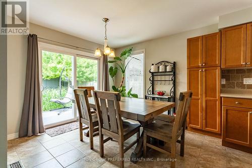 1190 Silverfox Drive, London North (North S), ON - Indoor Photo Showing Dining Room