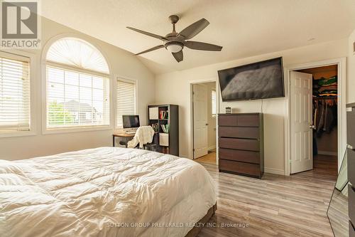 1190 Silverfox Drive, London North (North S), ON - Indoor Photo Showing Bedroom