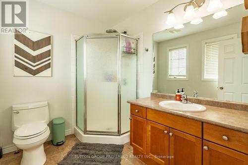 1190 Silverfox Drive, London North (North S), ON - Indoor Photo Showing Bathroom